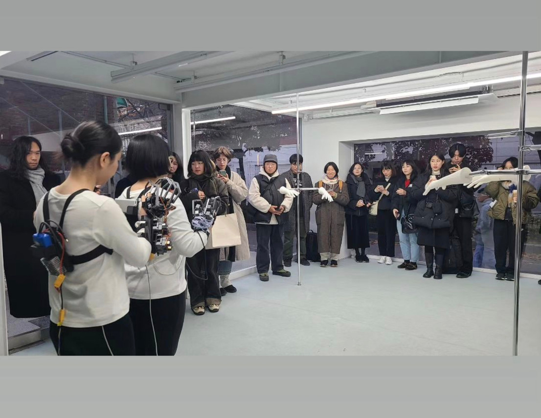 Performing Suit 02 2023